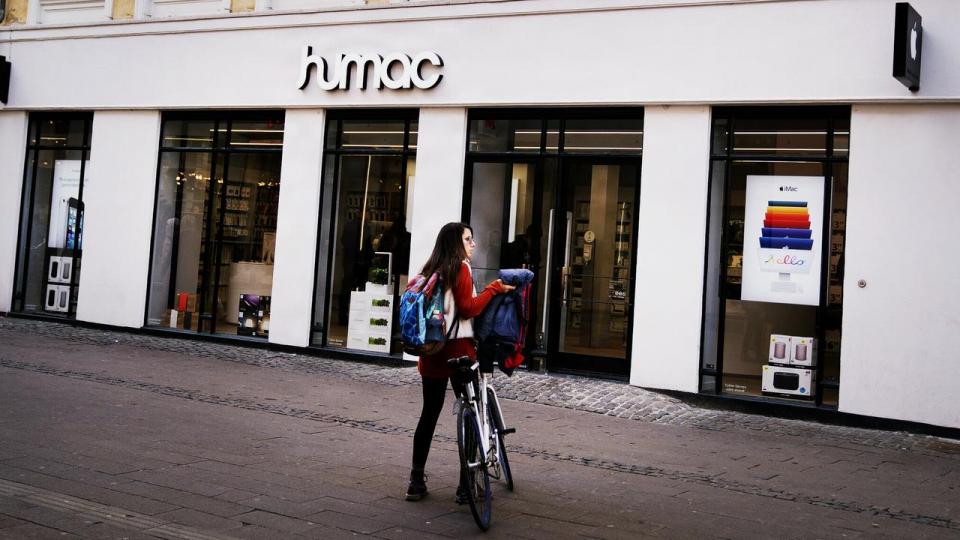 Humac-butikkerne lukkede, efter selskabet bag gik i rekonstruktion den 13. august. Men nu genåbner halvdelen af butikkerne.