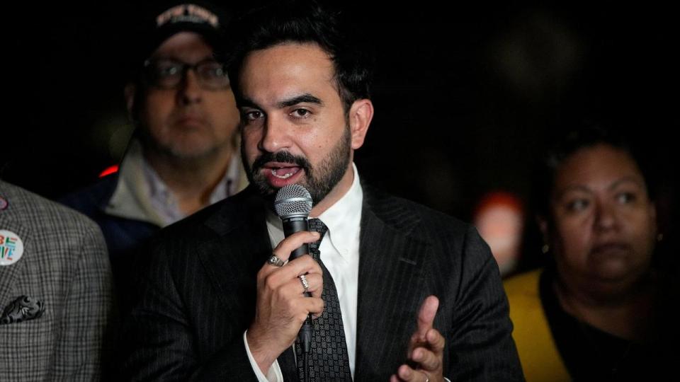 New Yorks borgmester Zohran Mamdani afholdte et pressemøde kort efter skudepisoden.