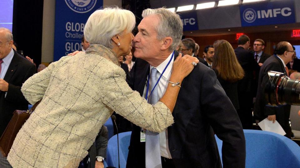 Christine Lagarde, ECB og Jerome Powell, Fed er på en svær opgave, når olieprisstigningernes økonomiske effekter skal fordøjes.