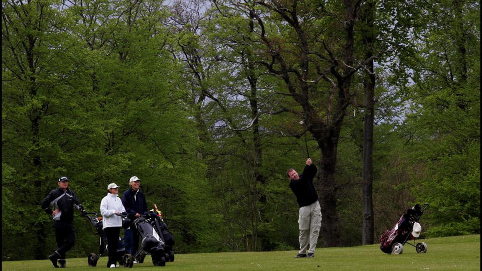 Den gammeldags rekruttering af bestyrelseskandidater via personlige netværk – eller på golfbanen – er stadig dominerende, men de mere professionelle metoder vinder frem. Arkivfoto: Linda Kastrup/Ritzau Scanpix.