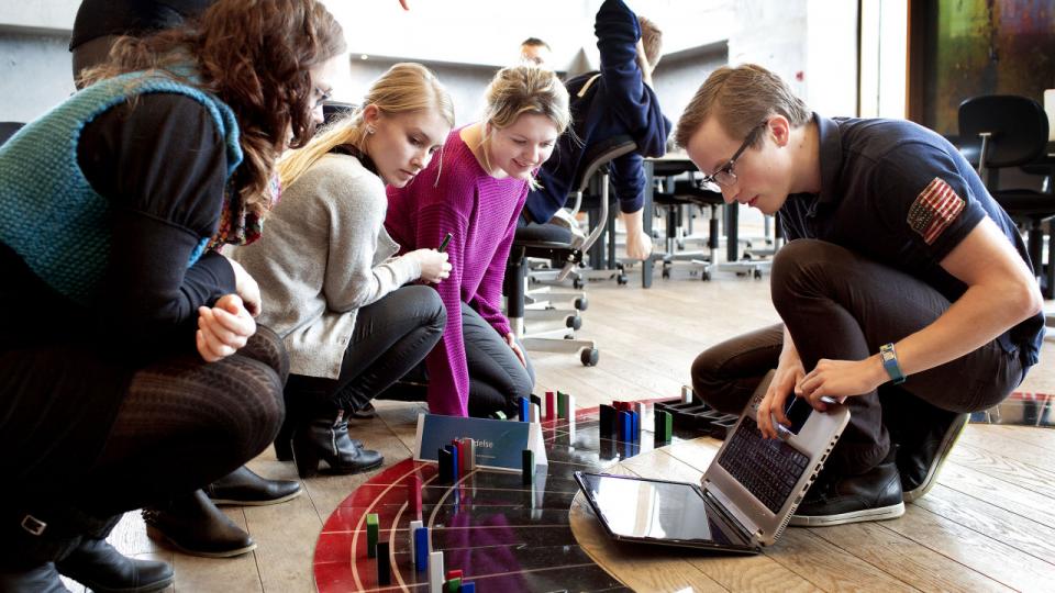 "Tidens medarbejdere vil coaches for at performe optimalt, og det er i den grad noget, som de unge forstår," skriver Nicolai Vittrup, CEO, Webamp. Arkivfoto: Linda Kastrup/Ritzau Scanpix