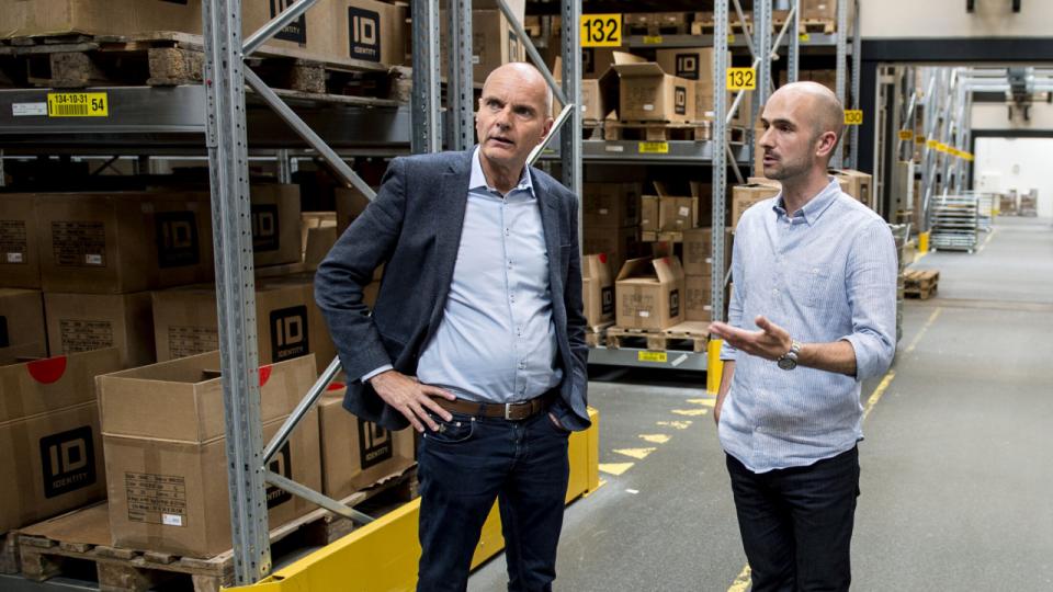 Adm. direktør Thomas Husted (t.h.) og Rexholm fortsætter væksten – og sælger nu mere uden for Danmark end på hjemmemarkedet. Her har han besøg af e-handelsdirektør Niels Raalund, Dansk Erhverv. Arkivfoto: Morten Stricker/Ritzau Scanpix
