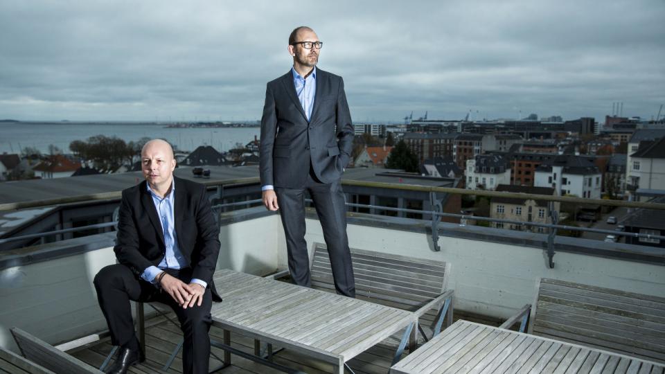 Nikolaj Hoff (t.h.), adm. direktør for Nordic Solar, med salgsdirektør Anders Søgaard-Jensen (t.v.). Arkivfoto: Nikolai Linares/Ritzau Scanpix.
