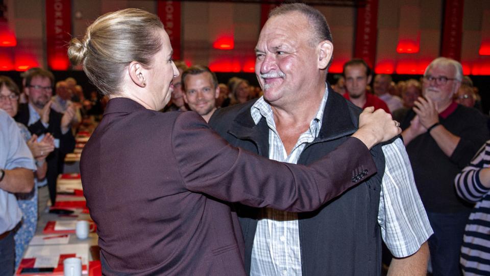 Mette Frederiksen og Arne Juhl på Socialdemokratiets kongres. Han blev billedet på retten til tidligere pension. Arkivfoto: Henning Bagger/Ritzau Scanpix