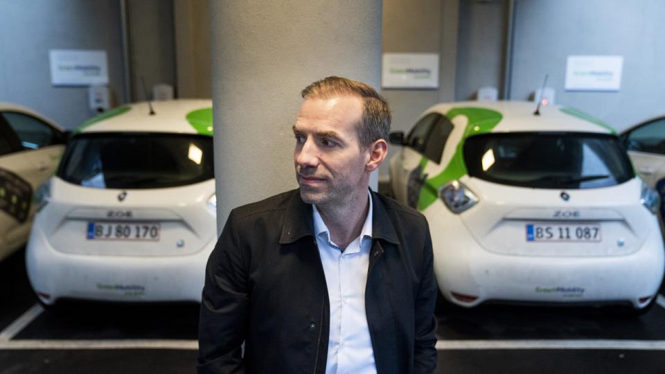 Politikerne bag forliget om bilafgifter har slet ikke øjnene åbne for næste generation, som ikke vil eje en bil, mener Thomas Heltborg Juul. PR-foto
