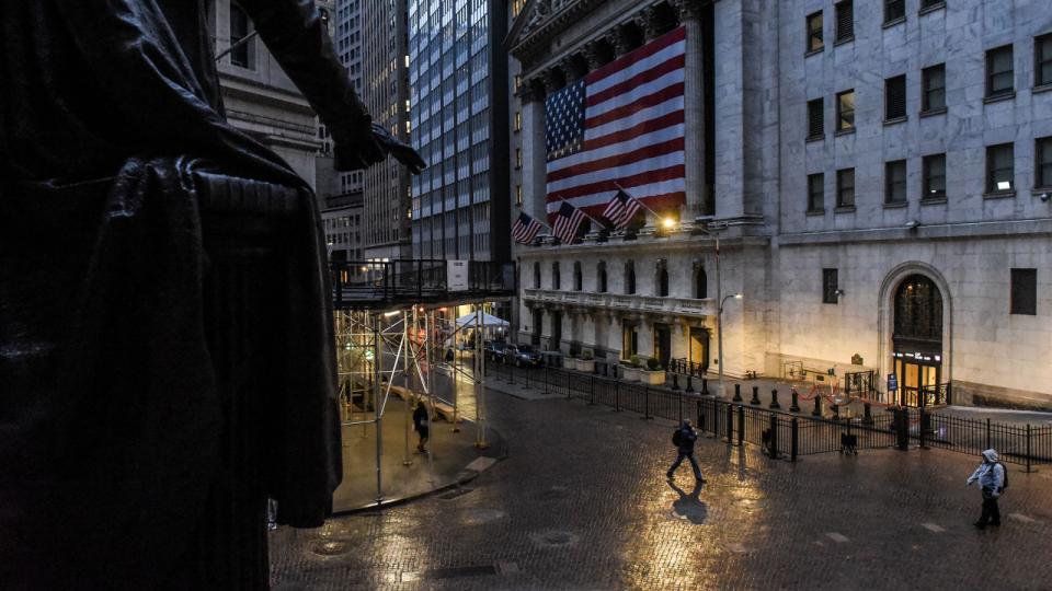 Wall Street ligger nærmest øde hen under coronakrisen, men investorerne er vendt tilbage på som købere på aktiemarkedet.