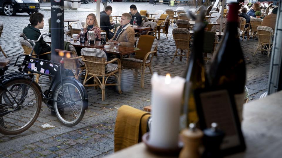 “På denne dag for genåbning ved virksomhederne en del om, hvad de kigger ind i. Men der er stadig mange ubekendte. Hvad vil kravet om coronapas og bordbestilling betyde for efterspørgslen på længere sigt?” skriver Katia K. Østergaard, adm. direktør, Horesta. Arkivfoto: Liselotte Sabroe/Ritzau Scanpix