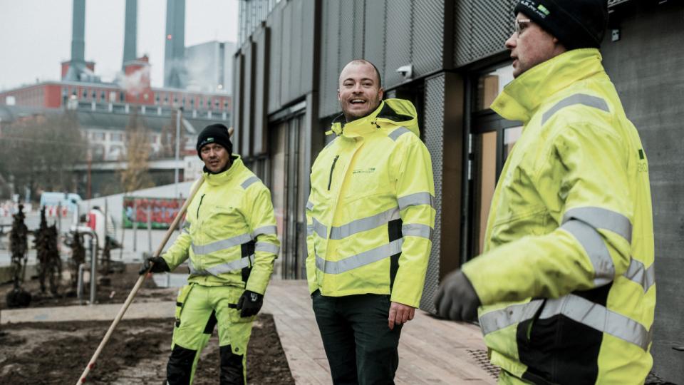Faglært arbejdskraft er med til at sikre den grønne omstilling. Det er f.eks. tømrere, murere og elektrikere, der kan energirenovere vores bygninger. Arkivfoto: Andreas Vinther