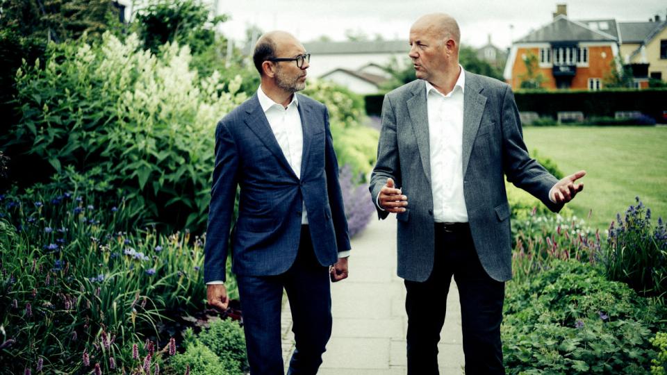 Adm. direktør Nikolaj Holtet Hoff (t.v.) og formand Christian Sagild (t.h.) er åbne for en børsnotering af Nordic Solar lidt længere ude i fremtiden. Foto: Jeppe Bøje Nielsen