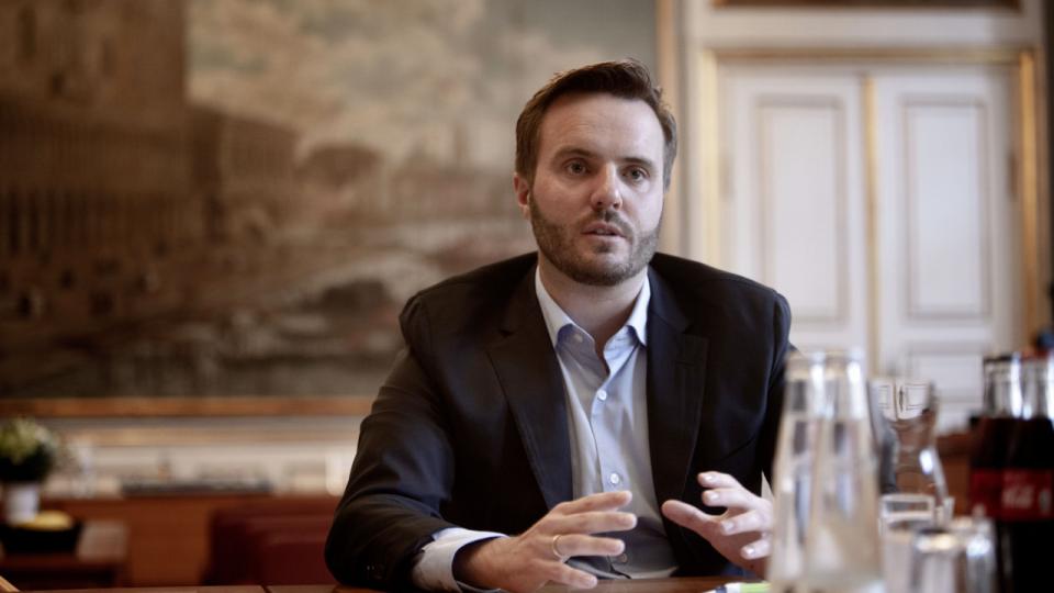 På Finans Danmarks årsmøde mandag meddelte erhvervsminister Simon Kollerup, at de danske banker nu skal til at polstre sig. Arkivfoto: Nina Pilgaard