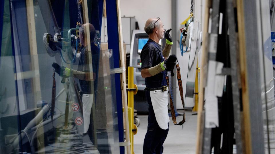 Hos Boglas i Brønderslev gør gaspriserne indhug i indtjeningen, og direktøren frygter, at kunderne vil begynde at søge mod billigere alternativer. Foto: Lars Horn