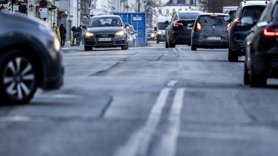 Ventetider på nye personbiler har fået danskerne til at flokkes om brugte biler. Det nyder Autohuset Vestergaard godt af. Arkivfoto: Simon Fals