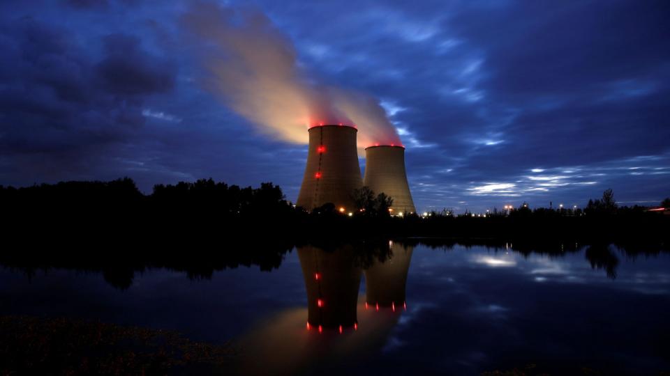 Danmark og tre andre lande sender fælles advarsel mod at inddrage naturgas og atomkraft på EU’s liste over grønne investeringer. Her er det Belleville-værket i Frankrig. 
Arkivfoto: Benoit Tessier/Reuters/Ritzau Scanpix