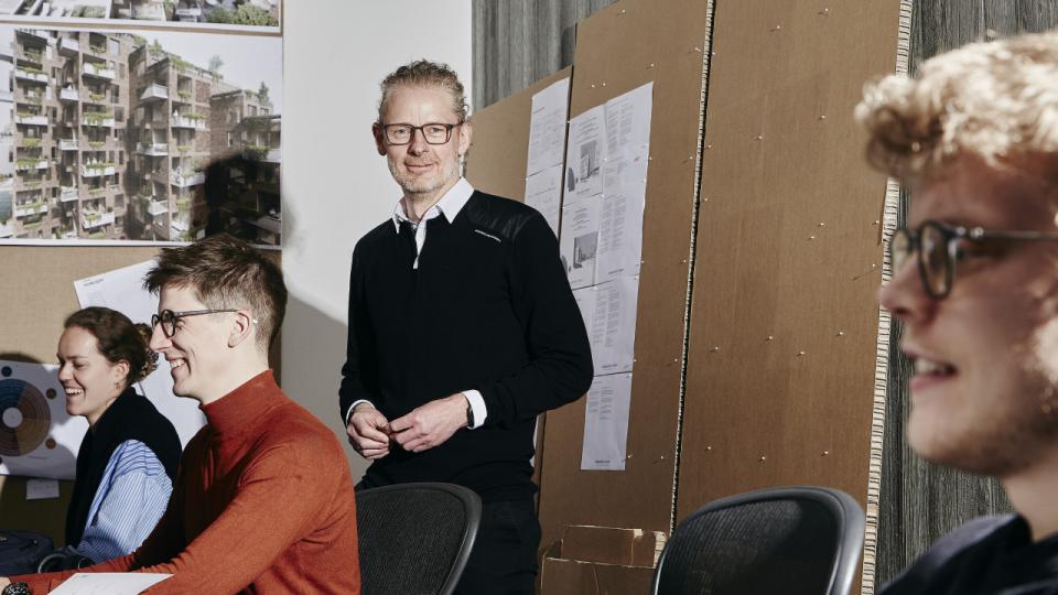 AART og adm. direktør Torben Skovbjerg har tegnet Pakhusene på Aarhus Ø, som arkitektfirmaet selv har kontor i. Arkivfoto: Hans Christian Jacobsen