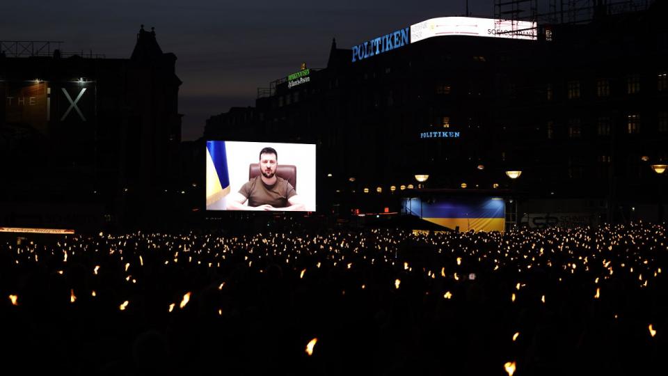 Ukraines præsident, Volodymyr Zelenskyj, talte direkte til danskerne via en videoforbindelse fra Kyiv onsdag aften. Foto: Liselotte Sabroe/Ritzau Scanpix (Foto: Liselotte Sabroe/Ritzau Scanpix)