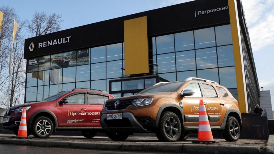 Renaults store satsning er nu fortid i Rusland. Her fra en forhandler i St. Petersborg. Arkivfoto: Reuters/Ritzau Scanpix