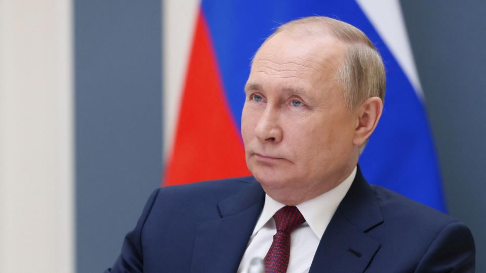 Den russiske gas, der strømmer til Tyskland via rørledningen Nord Stream 1, er de seneste dage dæmpet til 40 pct. af den normale volumen. Ifølge russiske Gazprom har de reducerede forsyninger en teknisk årsag, men det afviser Tyskland. På billedet ses Ruslands præsident, Vladimir Putin. Arkivfoto: Sputnik/Reuters/Ritzau Scanpix