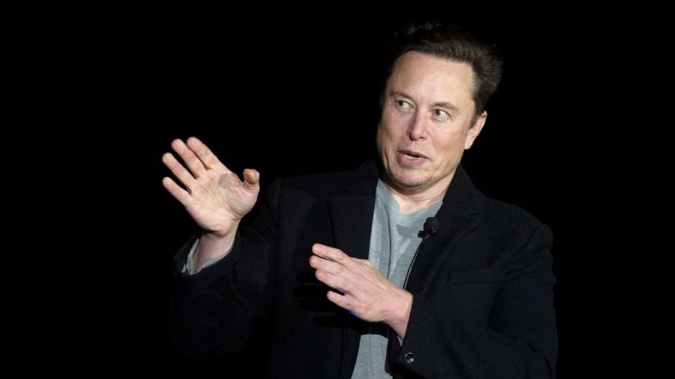 Twitters investorer har stemt for at sælge selskabet til Elon Musk. Nu skal handlen afgøres i retten. Foto: Jim Watson/AFP/Ritzau Scanpix