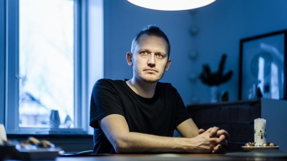 Folkeskolelærer Rune Christiansen turde ikke fortælle sine nærmeste om tabet af sin formue på 500.000 kr. Foto: Michael Drost-Hansen