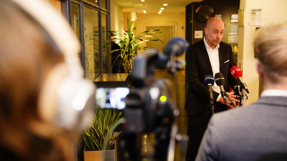Miljøminister Magnus Heunicke (S) holder doorstep om arbejdet med en national handlingsplan vedrørende de sundhedsskadelige pfas-stoffer. Foto: Mads Claus Rasmussen/ Ritzau Scanpix