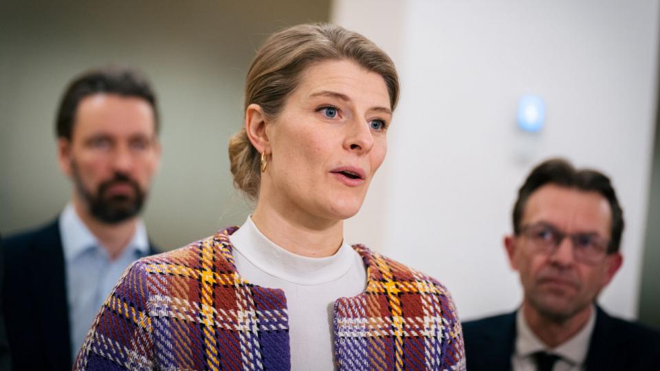 Beskæftigelsesminister Ane Halsboe-Jørgensen (S) svarer ikke direkte på, om det stadig er udgangspunktet at skære i seniorpensionsordningen, som det fremgår i regeringsgrundlaget. Arkivfoto: Emil Helms/Ritzau Scanpix