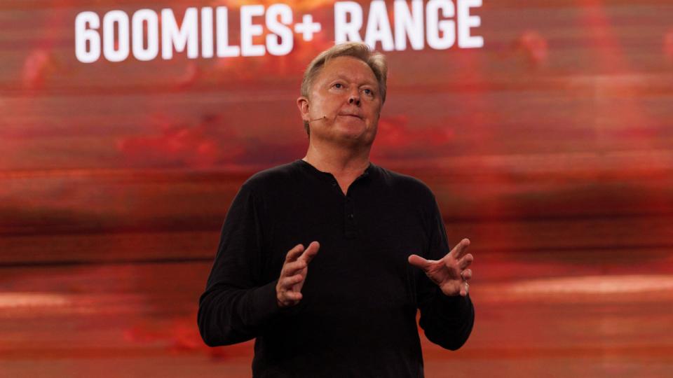 Fisker Inc., der har danske Henrik Fisker i spidsen, styrtdykker på børsen i USA, efter at selskabet netop har meddelt, at forhandlinger med en “stor bilproducent” nu er faldet til jorden. Det oplyser selskabet i en meddelelse. Arkivfoto: Mike Blake/Reuters/Ritzau Scanpix
