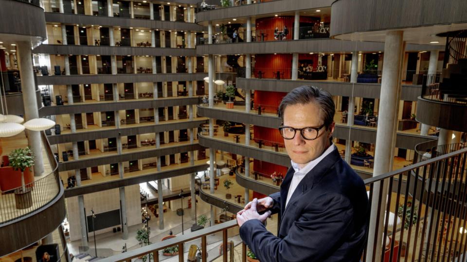 Danske Banks topchef, Carsten Egeriis, har sænket renten på boliglån. Men det sker kun automatisk for nye kunder og for bankens økonomisk svageste boligejere. Arkivfoto: Søren Bidstrup/Ritzau Scanpix