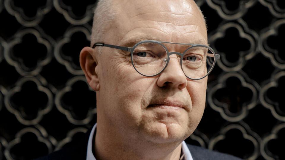 “Jeg har været heldig at have nogle forældre, der sagde, at man skulle arbejde hårdt. Og hvis man arbejder hårdt, så kommer resultaterne nok. Det samme fortæller jeg mine børn i dag,” siger Poul Weihrauch om sin opvækst i Jylland. Foto: Esther Kofoed Sørensen
