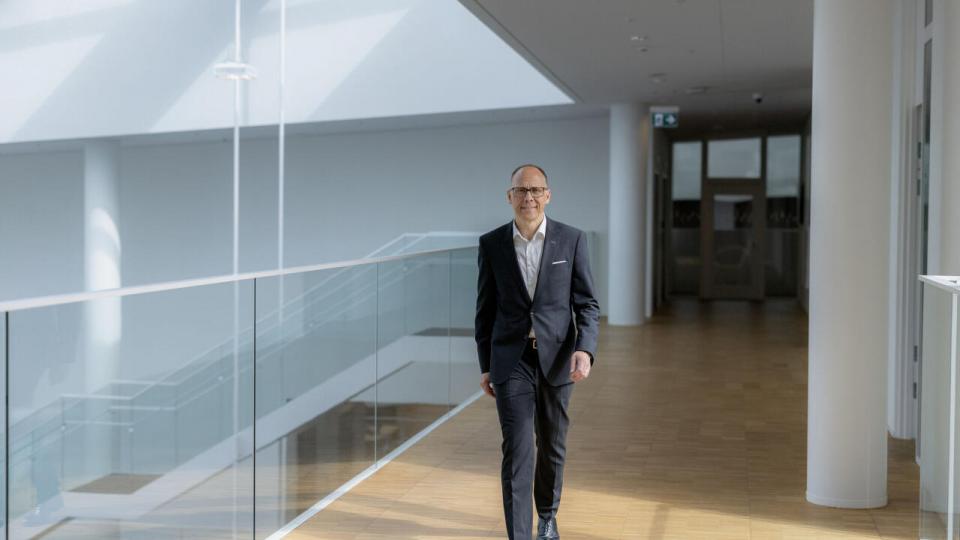 Nordeas topchef, Frank Vang-Jensen, her fotograferet i bankens danske hovedsæde, siger nu klart, at han gerne vil gå på bankopkøb i Danmark. Arkivfoto: Simon Fals