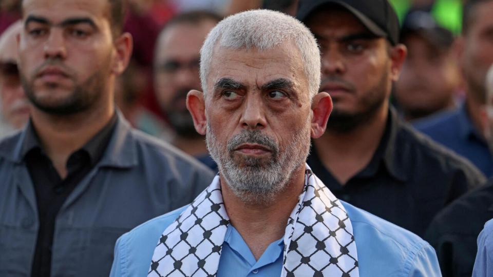 Yahya Sinwar blev for nylig leder af Hamas. Israel regner ham for manden, der udtænkte angrebet på Israel den 7. oktober i fjor. Billedet er fra oktober 2022. Foto: Mahmud Hams/Ritzau Scanpix