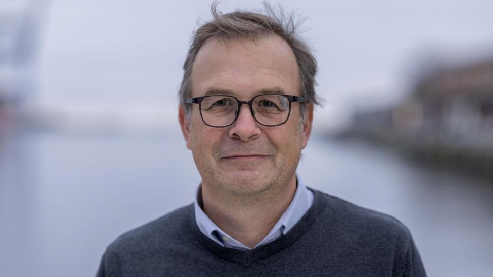 Holger Sandte har boet 46 år i Tyskland, før han flyttede til Danmark med sin kone og børn. Han ser med kritiske øjne på tysk økonomi. 