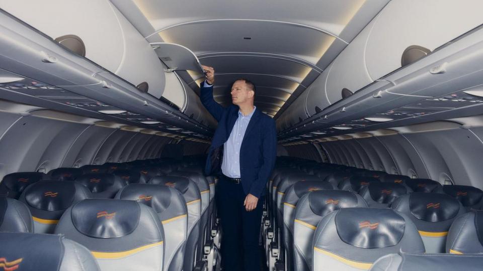 Valdemar Warburg, adm. direktør for Sunclass Airlines siden 2023, er interesseret i substans og detaljer og går gerne i kabinen for at undersøge tingene selv.