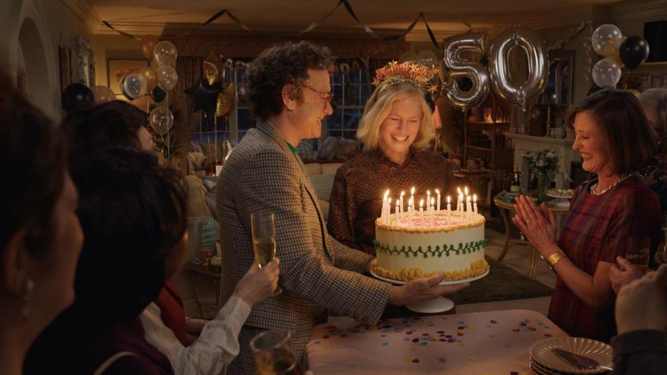Tom Hanks og Robin Wright står i spidsen for filmen “Here”, der desværre ikke kommer ud over rampen og bliver for stillestående. Det er ellers “Forrest Gump”-teamet, der igen er sammen. 