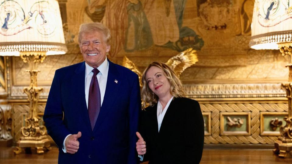 Den italienske premierminister, Giorgia Meloni, er blandt de få EU-ledere, der er inviteret til Donald Trumps indsættelse som amerikansk præsident mandag.