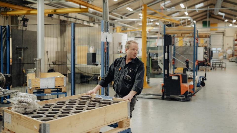 Kleinsmed Heinrik Christansen er en af mange tillidsmænd, der ser lyst på vækstudsigterne for dansk industri. Heinrik Christansen er fotograferet på sin arbejdsplads Heco International ved Horsens.