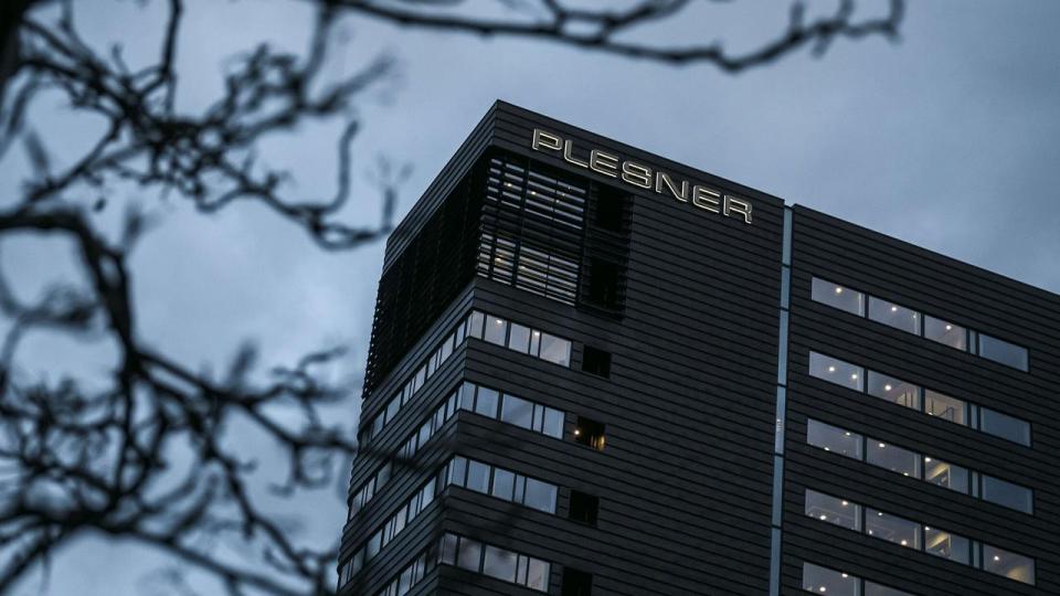 En højtstående partner i advokathuset Plesner, der har hovedsæde i Nordhavn i København, er fortid, skriver medier.