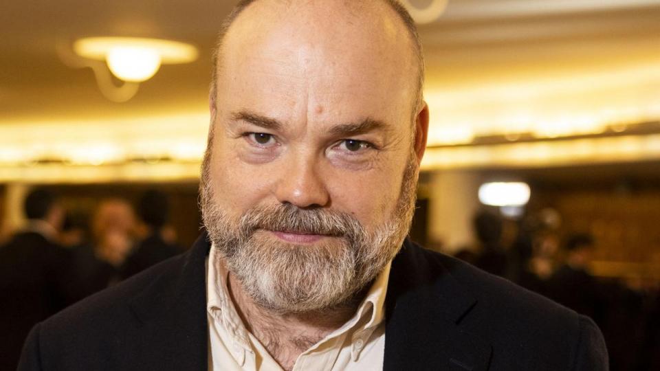 Anders Holch Povlsen vil fremsætte tilbud om at købe alle aktier i landbrugsselskabet firtfarms. Først når det kommer vil storinvestor og bestyrelsesformand Henrik Hougaard forholde sig til det.