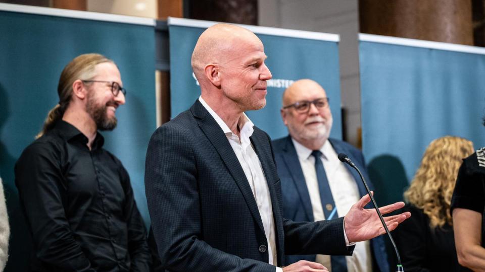 Liberal Alliances forsvarsordfører, Carsten Bach, er bekymret for den langsigtede forsyningssikkerhed i Danmark efter fredagens beslutning.