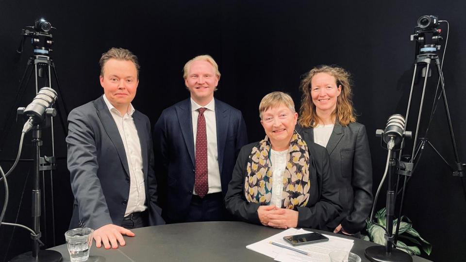 Børsen Investor podcast stiller blandt andet skarpt på Schouw & Co. i denne uges Børsen Investor podcast. I studiet fra venstre: Simon Kirketerp, investorredaktør, André Thormann, senioraktieanalytiker i Danske Bank, Nina Movin, adm. direktør i Otto Mønsteds Fond og Gro Høyer Thielst, journalist og vært.
