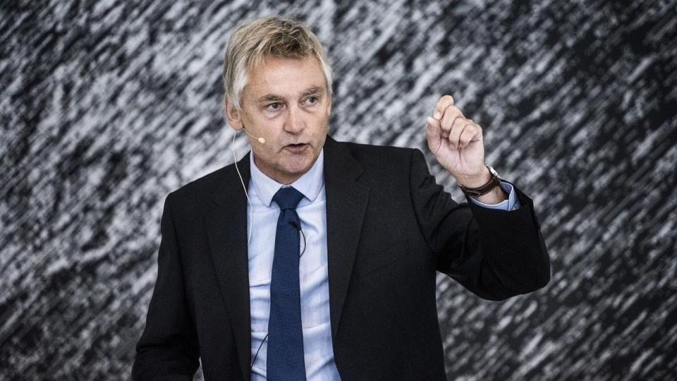 Trusler fra Konkurrencerådets formand, professor Christian Schultz, om et muligt indgreb på det danske forsikringsmarked på grund af svag konkurrence, får flere forsikringsaktier til at falde mærkbart.