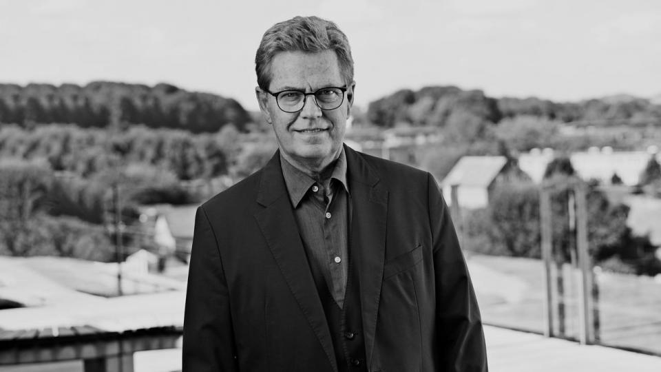 Peder Tuborgh, adm. direktør i Arla, fortæller, at danskerne får adgang til ny ost efter kæmpefusion med tysk gigant.