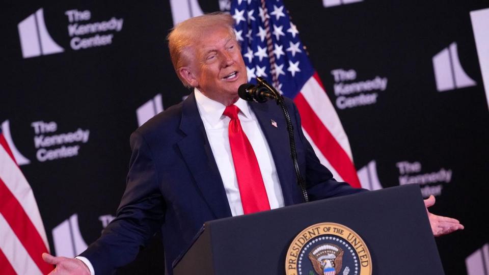 Donald Trump underskrev i marts et dekret, der skal “genoprette sandhed og fornuft i USA’s historie”.