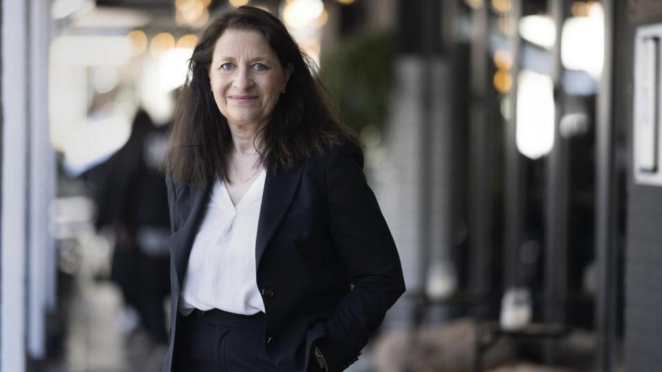“Ejendomsvurderingerne er nu så forsinkede og skandaleramt, at man ikke længere bliver ægte forarget, men trækker opgivende på skuldrene, fordi man ikke bliver hørt, og fra politisk side kommer der så endnu en lidt skør forklaring,” skriver Kamilla Sevel, chefredaktør på Estate Media. 