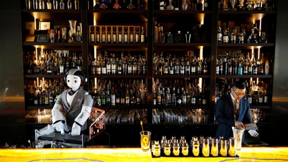 Robotterne er så småt begyndt at rykke ind i servicefagene.