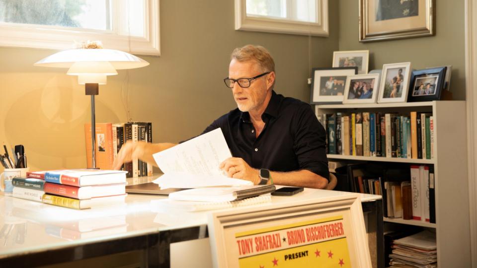 Niels Juul, 60 år, flyttede til Los Angeles i 1989. Gjorde i 00’erne Von Dutch til et globalt fænomen. Har produceret prisvindende film som Martin Scorseses “Silence” og “The Irishman”. Ejer produktionsselskabet No Fat Ego.