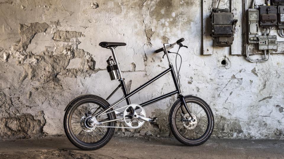 Det er ikke til at se det, hvis man ikke lige ved det. Men Hermansen Bike er en elcykel. Batteriet sidder i “drikkedunken”. PR-foto