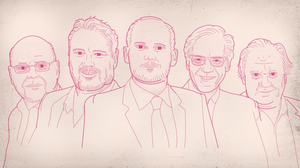 Leif Corinth-Hansen (t.v.) var medejer af Alpha Insurance, hvor Brian Michael Clausen var ansat, indtil han i 2011 brød ud og startede Qudos Insurance med canadisk kapital i ryggen. Bo Lundqvist (i midten) var også partner og direktør i Alpha, hvor Jens Erik Christensen var formand, indtil Finanstilsynet fjernede ham i 2017. Yderst til højre ses Morten Helge, der stiftede Alpha. Grafik: Aslak Kelkka