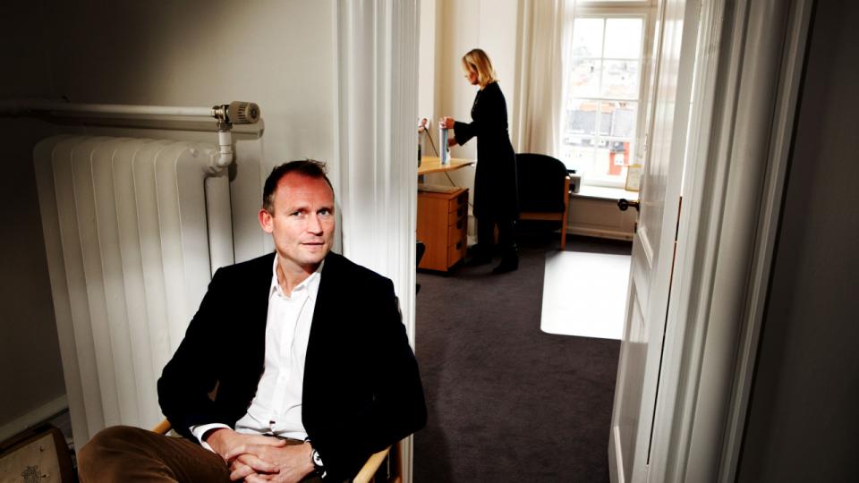 Danny Feltmann Espersen, der i øvrigt er gift med tidligere K-minister Lene Espersen (i baggrunden), er fortid i Designers Company. Arkivfoto: Steven Achiam