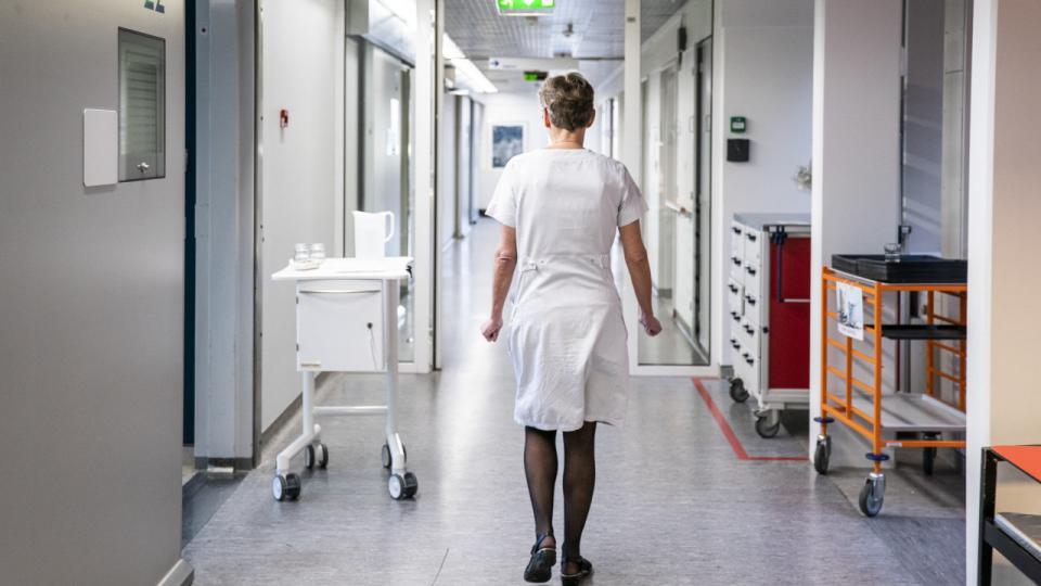 95 ansatte på hospitaler har anmeldt coronavirus som arbejdsskade. Anmeldelserne omfatter dels sager om selve sygdommen Covid-19. Men de tæller også for eksempel sager om allergi på grund af brug af værnemidler. (Arkivfoto).