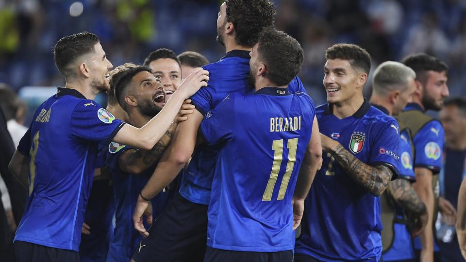 Manuel Locatelli blev med sine to mål den store helt i Italiens 3-0-sejr over Schweiz, der sender italienerne videre til ottendedelsfinalerne ved EM. Foto: Ettore Ferrari/Ritzau Scanpix
